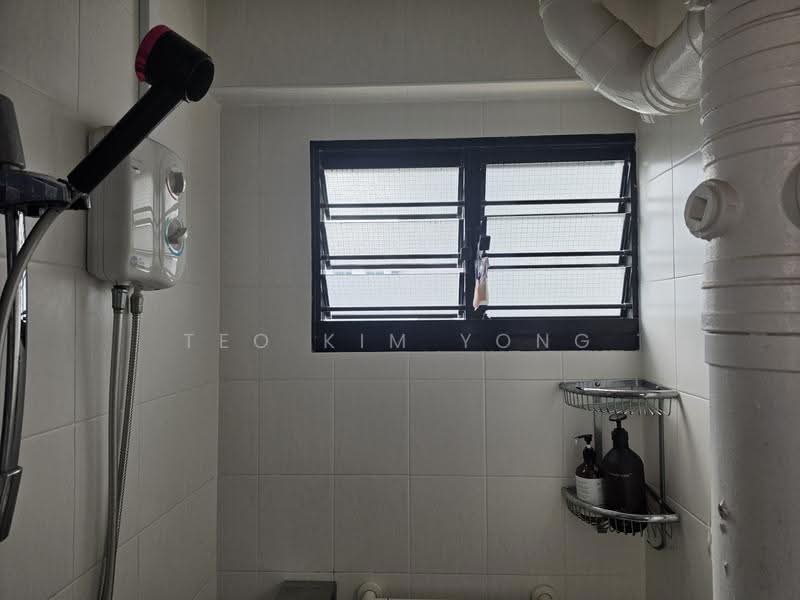 759 Yishun Street 72, 759 Yishun Street 72, Sembawang / Yishun, Room Rental, 100 sqft, HDB Flat For Rent, by Teo Kim Yong, 500289148 - Bathroom - PropertyGuru.com.sg