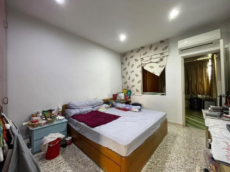 Peakview Estate, Bedok / Upper East Coast, 5 Bedrooms, 2,723 sqft, Corner Terrace For Sale, by Lim Xiaowei, 500289154 - Bedroom - PropertyGuru.com.sg