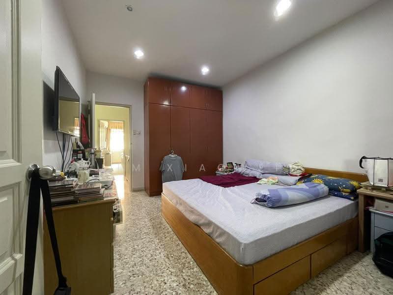 Peakview Estate, Bedok / Upper East Coast, 5 Bedrooms, 2,723 sqft, Corner Terrace For Sale, by Lim Xiaowei, 500289154 - Bedroom - PropertyGuru.com.sg