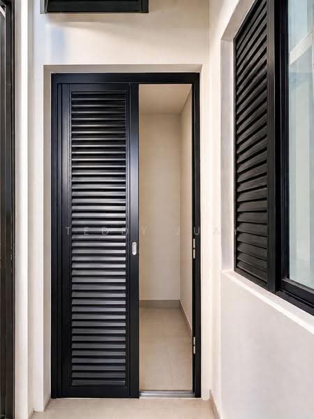 Cavendish Park, 16 Pine Grove, Clementi Park / Upper Bukit Timah, 3 Bedrooms, 1,292 sqft, Condominium For Sale, by Teddy Juay, 500289180 - Entrance - PropertyGuru.com.sg