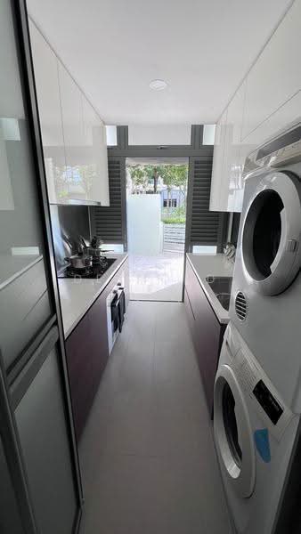 Skies Miltonia, Sembawang, Yishun, Canberra, Miltonia Close, Woodlands,, Sembawang / Yishun, 5 Bedrooms, 46,721,400 sqft, Townhouse For Sale, by Desmond Liew, 500289192 - Kitchen - PropertyGuru.com.sg