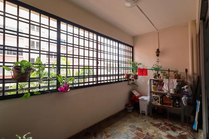 330 Tampines Street 32, 330 Tampines Street 32, Pasir Ris / Tampines, 3 Bedrooms, 1,582 sqft, HDB Flat For Sale, by Yeo Victor, 500289197 - Balcony - PropertyGuru.com.sg