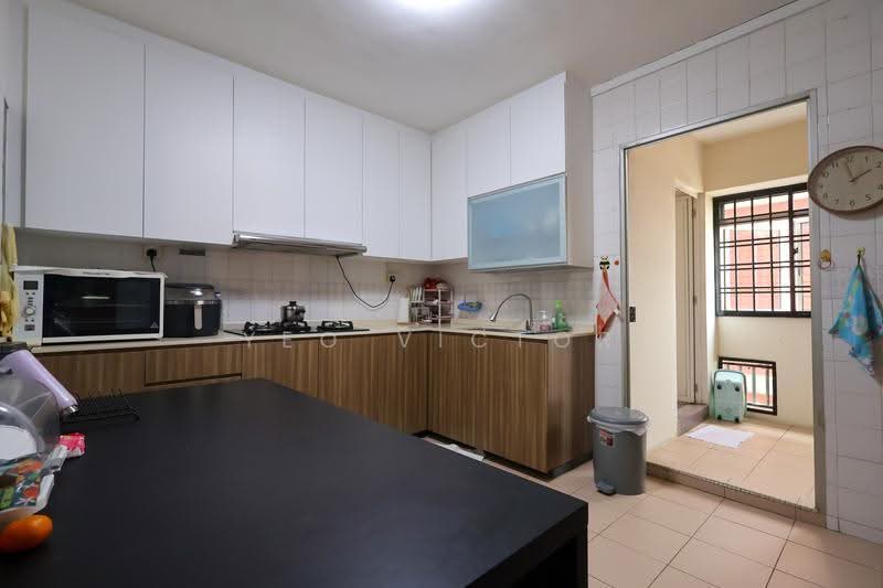 330 Tampines Street 32, 330 Tampines Street 32, Pasir Ris / Tampines, 3 Bedrooms, 1,582 sqft, HDB Flat For Sale, by Yeo Victor, 500289197 - Kitchen - PropertyGuru.com.sg