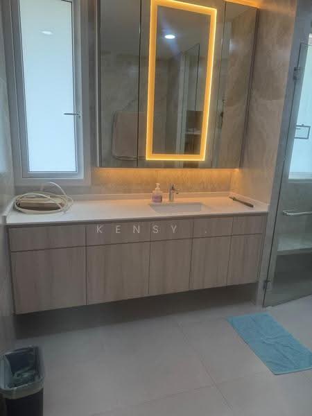 Renovated 3 storey Semi D at Sennett Drive for sale, Sennett Drive, Bedok / Upper East Coast, 5 Bedrooms, 6,000 sqft, Semi-Detached House For Sale, by Kensy ., 500289202 - Bathroom - PropertyGuru.com.sg
