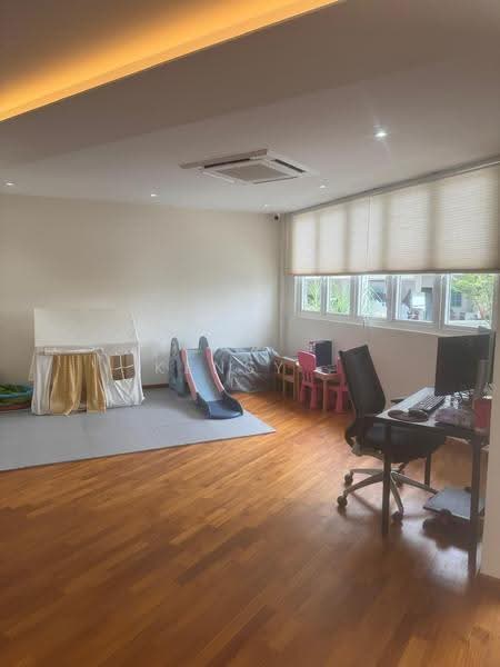 Renovated 3 storey Semi D at Sennett Drive for sale, Sennett Drive, Bedok / Upper East Coast, 5 Bedrooms, 6,000 sqft, Semi-Detached House For Sale, by Kensy ., 500289202 - Study - PropertyGuru.com.sg