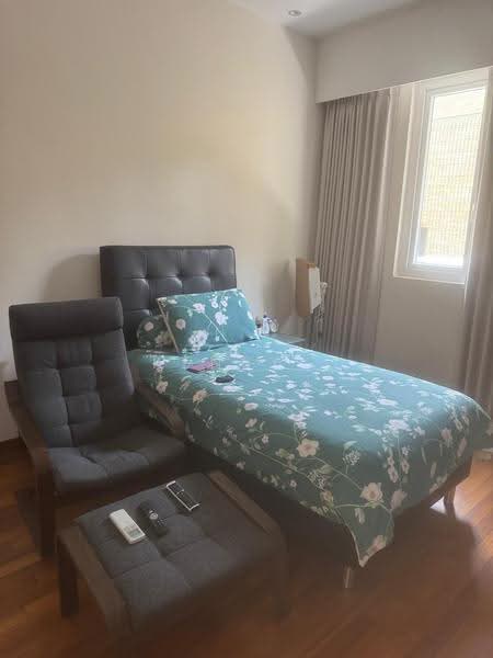 Renovated 3 storey Semi D at Sennett Drive for sale, Sennett Drive, Bedok / Upper East Coast, 5 Bedrooms, 6,000 sqft, Semi-Detached House For Sale, by Kensy ., 500289202 - Bedroom - PropertyGuru.com.sg