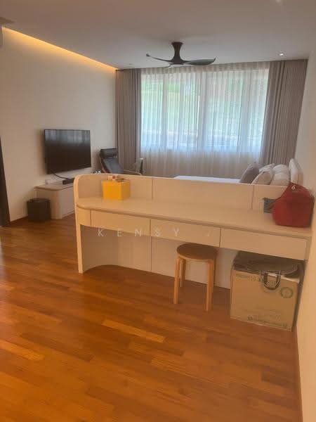 Renovated 3 storey Semi D at Sennett Drive for sale, Sennett Drive, Bedok / Upper East Coast, 5 Bedrooms, 6,000 sqft, Semi-Detached House For Sale, by Kensy ., 500289202 - Bedroom - PropertyGuru.com.sg