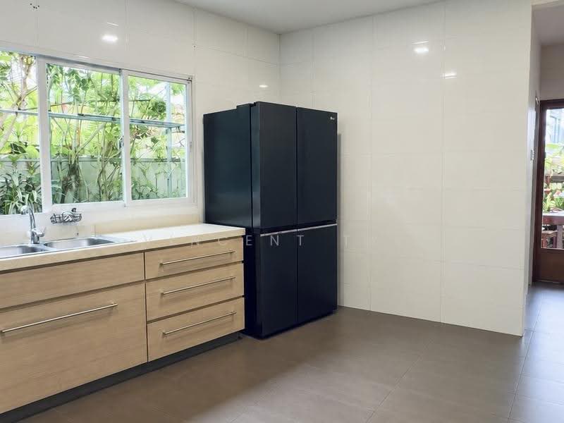 D20 Corner Terrace @ Sembawang Hills Estate, Ang Mo Kio / Bishan / Thomson, 4 Bedrooms, 3,680 sqft, Corner Terrace For Sale, by Vincent Tay, 500289211 - Kitchen - PropertyGuru.com.sg