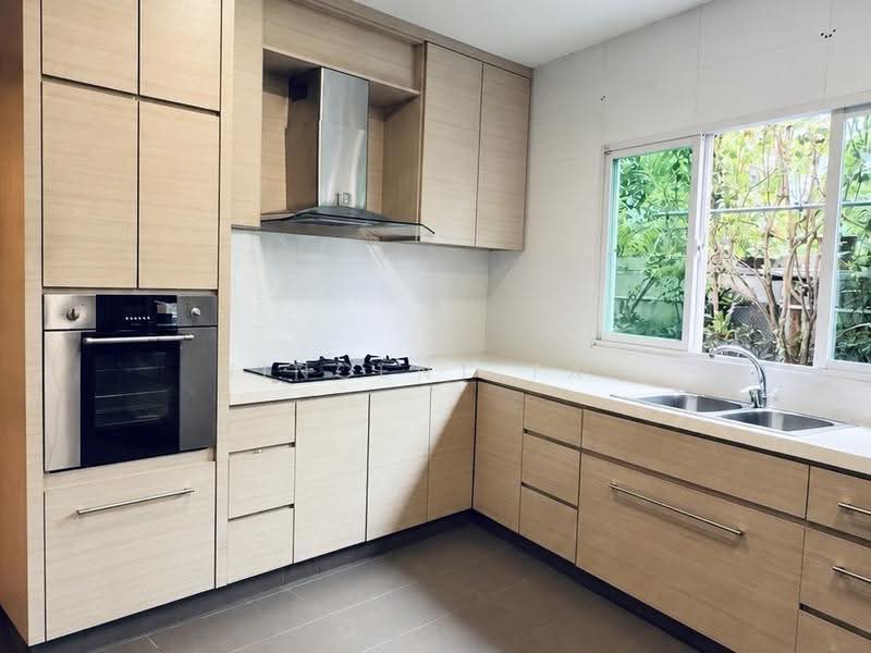 D20 Corner Terrace @ Sembawang Hills Estate, Ang Mo Kio / Bishan / Thomson, 4 Bedrooms, 3,680 sqft, Corner Terrace For Sale, by Vincent Tay, 500289211 - Kitchen - PropertyGuru.com.sg