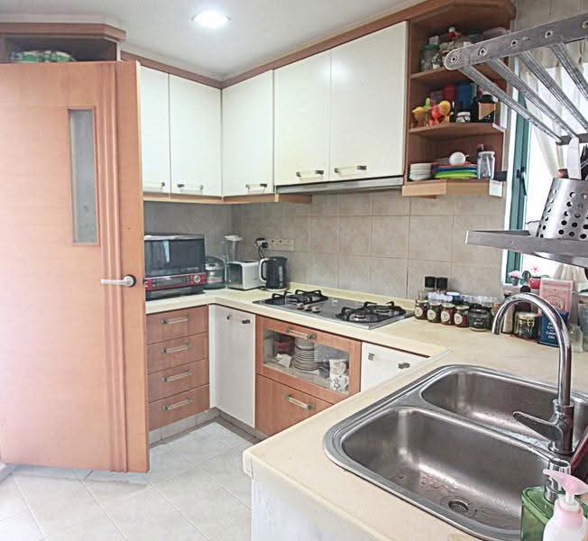 Mutiara View, 11 Jalan Mutiara, Tanglin / Holland / Bukit Timah, 3 Bedrooms, 1,173 sqft, Apartment For Sale, by Renee Lim, 500289223 - Kitchen - PropertyGuru.com.sg