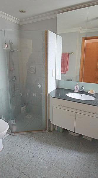 Mutiara View, 11 Jalan Mutiara, Tanglin / Holland / Bukit Timah, 3 Bedrooms, 1,173 sqft, Apartment For Sale, by Renee Lim, 500289223 - Master Bathroom - PropertyGuru.com.sg