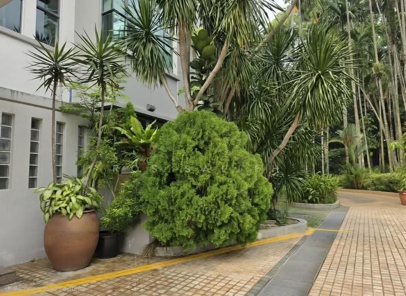 Hilltop Grove, 134C Hillview Avenue, Dairy Farm / Bukit Panjang / Choa Chu Kang, 2 Bedrooms, 1,281 sqft, Condominium For Sale, by Ros Salleh, 500289227 - Patio from external angle - PropertyGuru.com.sg