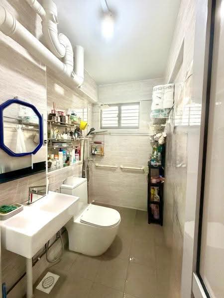 548 Hougang Street 51, 548 Hougang Street 51, Hougang / Punggol / Sengkang, 3 Bedrooms, 1,109 sqft, HDB Flat For Sale, by Sharon Koh, 500289249 - Bathroom - PropertyGuru.com.sg