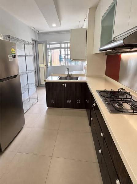 561 Ang Mo Kio Avenue 10, 561 Ang Mo Kio Avenue 10, Ang Mo Kio / Bishan / Thomson, 2 Bedrooms, 732 sqft, HDB Flat For Sale, by Ben Wong, 500289273 - Kitchen - PropertyGuru.com.sg