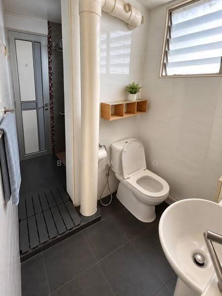 561 Ang Mo Kio Avenue 10, 561 Ang Mo Kio Avenue 10, Ang Mo Kio / Bishan / Thomson, 2 Bedrooms, 732 sqft, HDB Flat For Sale, by Ben Wong, 500289273 - Bathroom - PropertyGuru.com.sg
