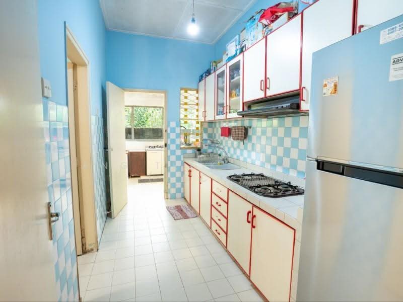 6,750 SQFT LAND • GCBA • 23M FRONTAGE, Green Hill, Chestnut, Cashew, Dairy Farm, Dairy Farm / Bukit Panjang / Choa Chu Kang, 5 Bedrooms, 1,800 sqft, Bungalow House For Sale, by Ang Teck Kuan (Teck), 500289280 - Kitchen - PropertyGuru.com.sg