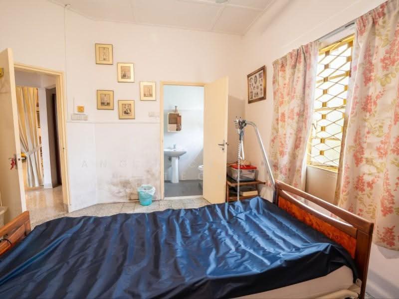 6,750 SQFT LAND • GCBA • 23M FRONTAGE, Green Hill, Chestnut, Cashew, Dairy Farm, Dairy Farm / Bukit Panjang / Choa Chu Kang, 5 Bedrooms, 1,800 sqft, Bungalow House For Sale, by Ang Teck Kuan (Teck), 500289280 - Bedroom - PropertyGuru.com.sg