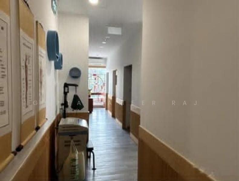 Beauty World Plaza, 140 Upper Bukit Timah Road, Clementi Park / Upper Bukit Timah, 1,432 sqft, Mall Shop For Rent, by Gupta Sameer Raj, 500289296 - Corridor - CommercialGuru.com.sg