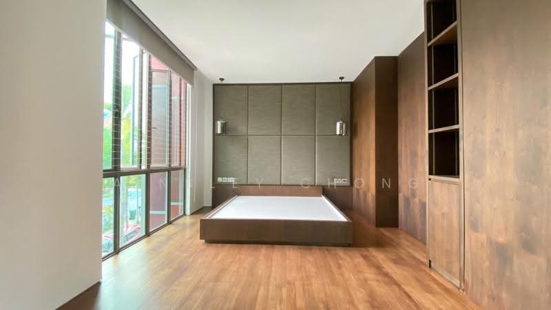 Renovated Ready to Move In Corner Terrace Within 8 Mins to Tanah Merah MRT, Bedok / Upper East Coast, 6 Bedrooms, 6,500 sqft, Corner Terrace For Sale, by Ainsley Chong, 500289317 - Bedroom - PropertyGuru.com.sg