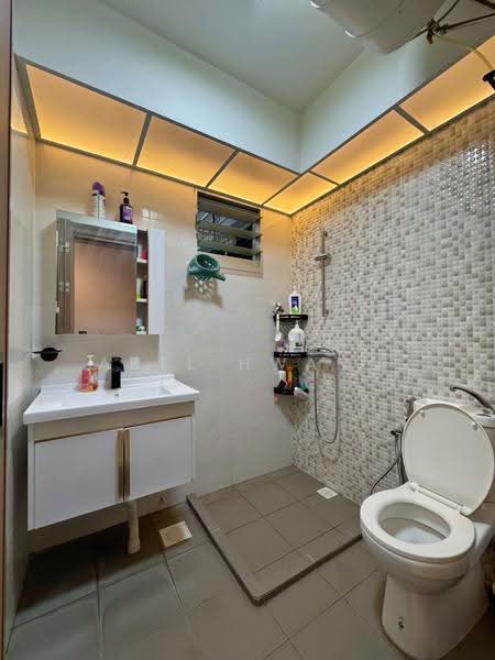 229A Sumang Lane, 229A Sumang Lane, Hougang / Punggol / Sengkang, 3 Bedrooms, 1,001 sqft, HDB Flat For Sale, by Abel Hwang, 500289319 - Bathroom - PropertyGuru.com.sg