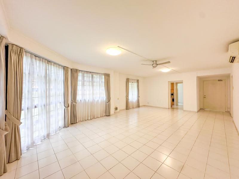4 Bed Spacious unit near East Coast Park, Marine Parade Road, East Coast / Marine Parade, 4 Bedrooms, 2,776 sqft, Condominium For Rent, by Homer Lau, 500289332 - Living Room - PropertyGuru.com.sg