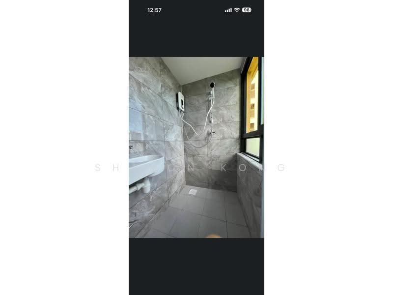 People's Park Complex, 1 Park Road, Boat Quay / Raffles Place / Marina, Room Rental, 95 sqft, Apartment For Rent, by Sharon Kong, 500289353 - Bathroom - PropertyGuru.com.sg