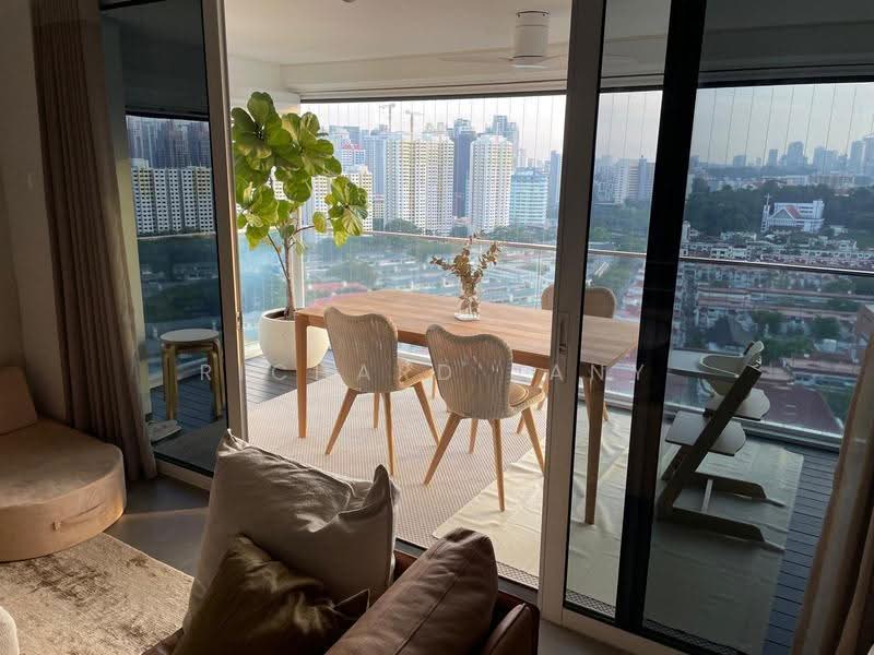 The Regency at Tiong Bahru, 38 Chay Yan Street, Alexandra / Commonwealth, 3 Bedrooms, 1,281 sqft, Condominium For Sale, by Richard Jany, 500289355 - Balcony - PropertyGuru.com.sg