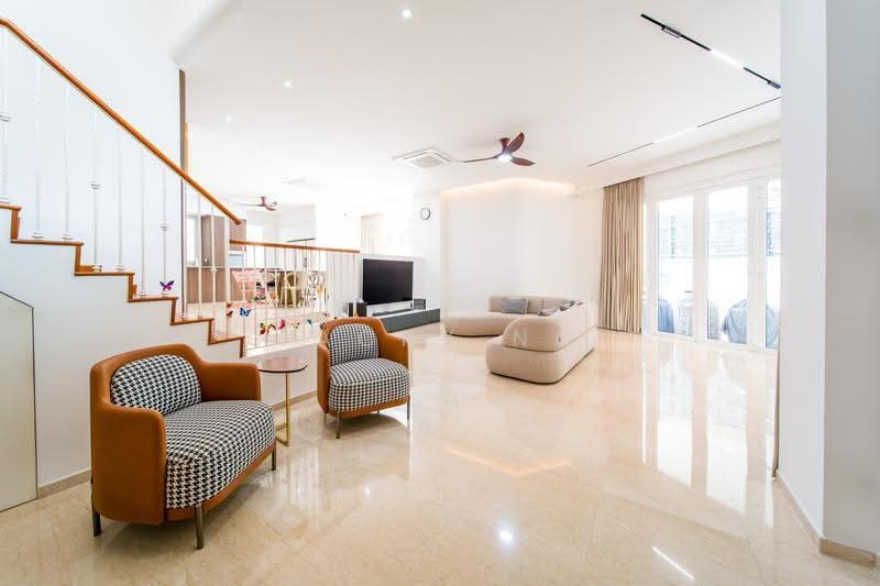 Freehold Semi-D in Bayshore, Sennett Drive, Bedok / Upper East Coast, 5 Bedrooms, 6,000 sqft, Semi-Detached House For Sale, by Jacky Ng, 500289367 - Living Room - PropertyGuru.com.sg
