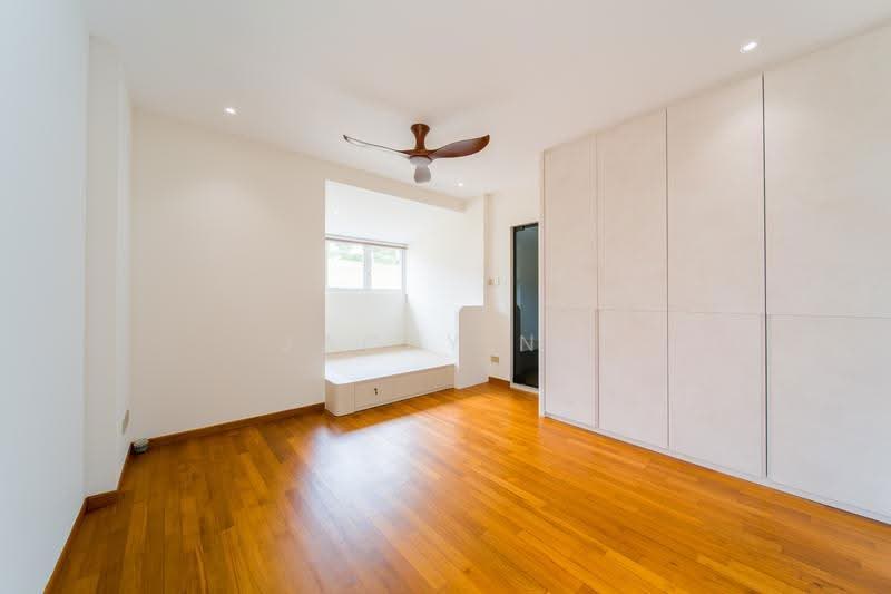 Freehold Semi-D in Bayshore, Sennett Drive, Bedok / Upper East Coast, 5 Bedrooms, 6,000 sqft, Semi-Detached House For Sale, by Jacky Ng, 500289367 - Bedroom - PropertyGuru.com.sg