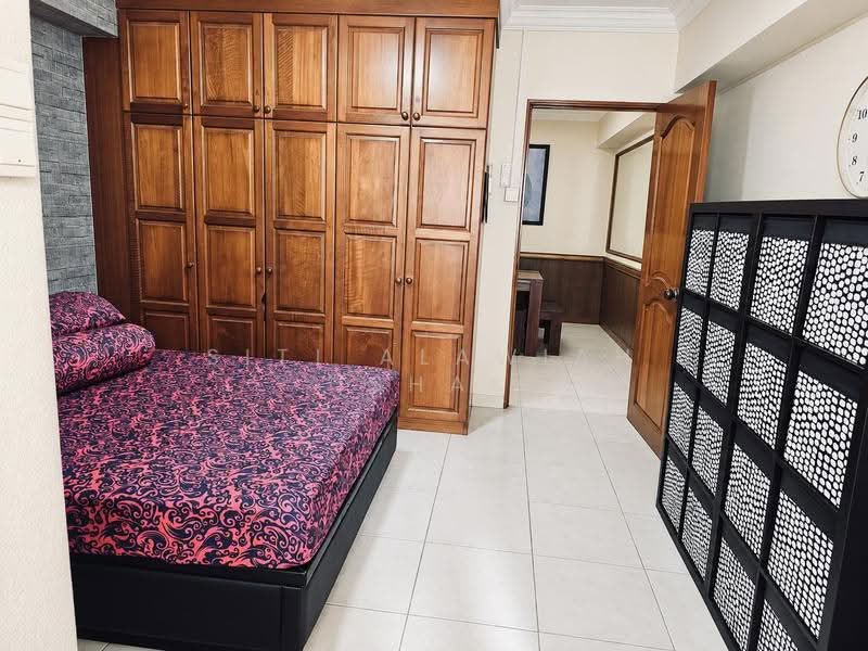 433 Hougang Avenue 8, 433 Hougang Avenue 8, Hougang / Punggol / Sengkang, 4 Bedrooms, 1,313 sqft, HDB Flat For Sale, by Siti Alawiah Ishak, 500289387 - Master Bedroom - PropertyGuru.com.sg