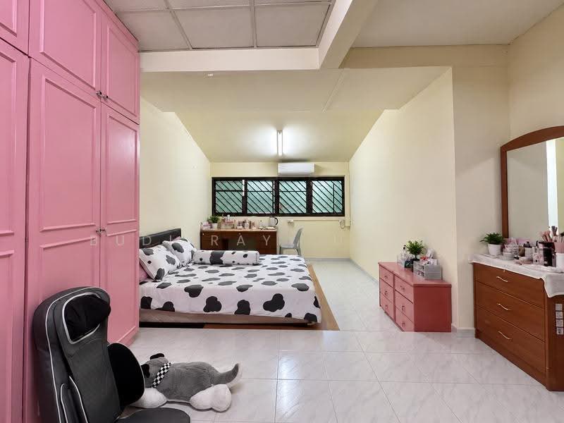 Onan road, Onan road, East Coast / Marine Parade, 6 Bedrooms, 3,500 sqft, Terraced House For Sale, by Budi Rayy Utomo, 500289390 - Bedroom - PropertyGuru.com.sg