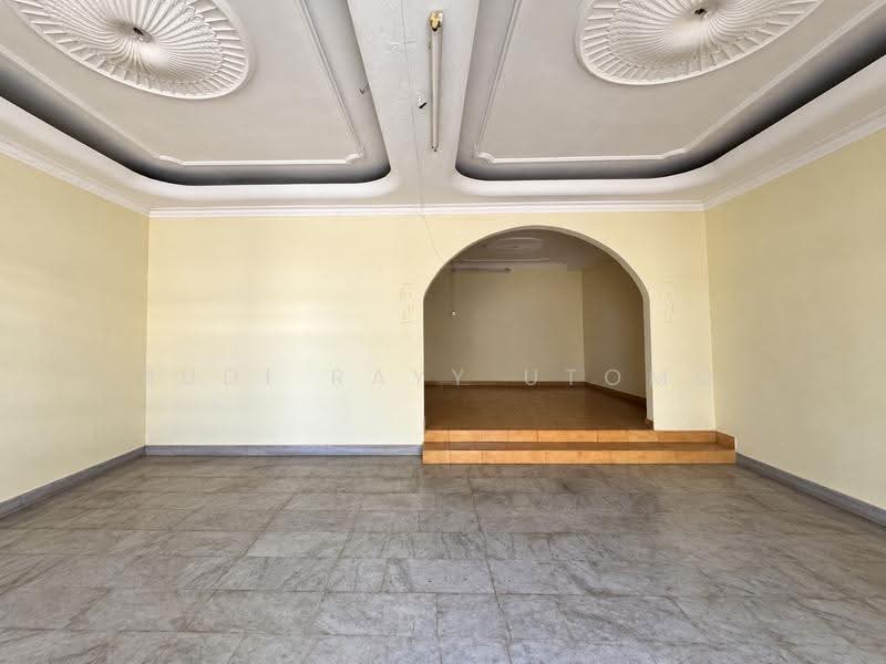 Onan road, Onan road, East Coast / Marine Parade, 6 Bedrooms, 3,500 sqft, Terraced House For Sale, by Budi Rayy Utomo, 500289390 - Living Room - PropertyGuru.com.sg