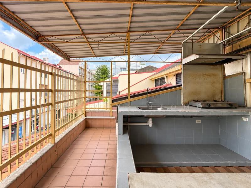 Onan road, Onan road, Bedok / Upper East Coast, 6 Bedrooms, 3,500 sqft, Terraced House For Sale, by Budi Rayy Utomo, 500289390 - Balcony - PropertyGuru.com.sg