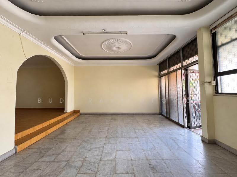 Onan road, Onan road, East Coast / Marine Parade, 6 Bedrooms, 3,500 sqft, Terraced House For Sale, by Budi Rayy Utomo, 500289390 - Living Room - PropertyGuru.com.sg