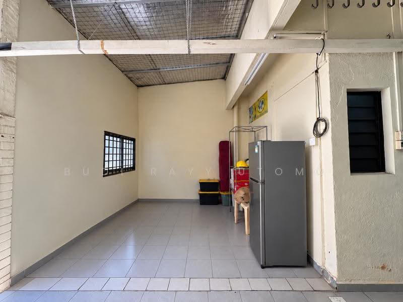 Onan road, Onan road, Bedok / Upper East Coast, 6 Bedrooms, 3,500 sqft, Terraced House For Sale, by Budi Rayy Utomo, 500289390 - Wet Kitchen / Yard - PropertyGuru.com.sg