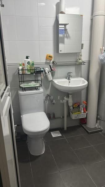 526 Bukit Batok Street 51, 526 Bukit Batok Street 51, Dairy Farm / Bukit Panjang / Choa Chu Kang, Room Rental, 140 sqft, HDB Flat For Rent, by Carel Tham, 500289392 - Bathroom - PropertyGuru.com.sg