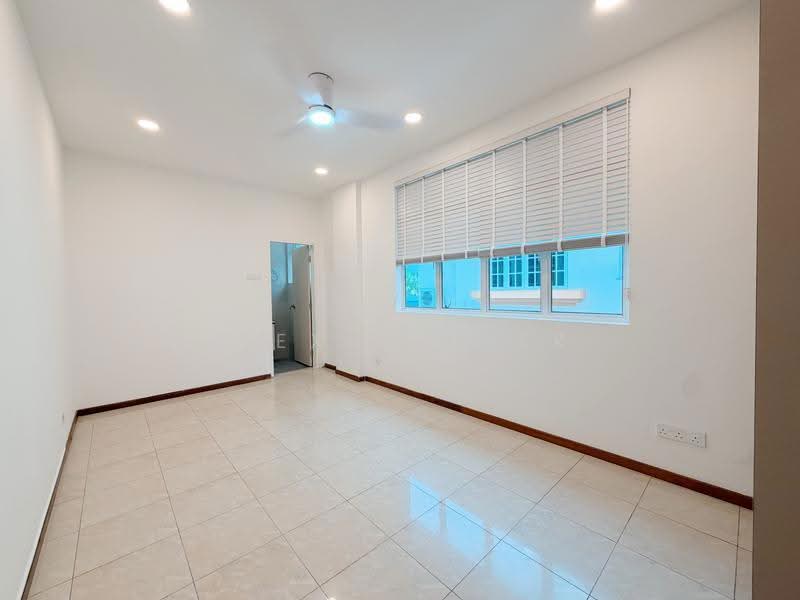 Dunbar Walk, Dunbar Walk, East Coast / Marine Parade, 5 Bedrooms, 5,570 sqft, Semi-Detached House For Rent, by Alexis Quek, 500289394 - Ensuite Bedroom - PropertyGuru.com.sg