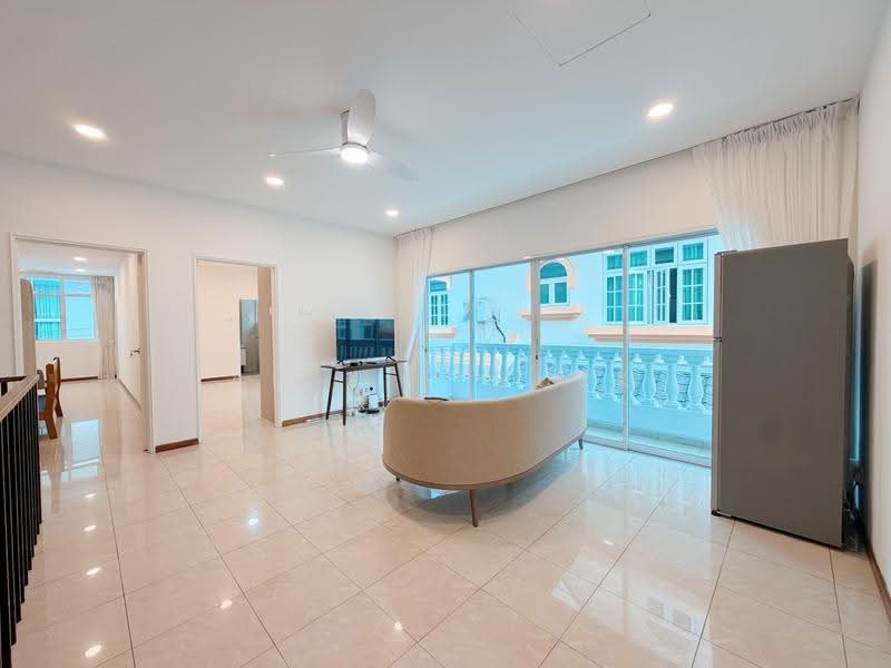 Dunbar Walk, Dunbar Walk, East Coast / Marine Parade, 5 Bedrooms, 5,570 sqft, Semi-Detached House For Rent, by Alexis Quek, 500289394 - Family Lounge - PropertyGuru.com.sg