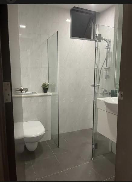 Watermark Robertson Quay, 5 Rodyk Street, Orchard / River Valley, 2 Bedrooms, 947 sqft, Condominium For Rent, by Furness Sng, 500289395 - PropertyGuru.com.sg