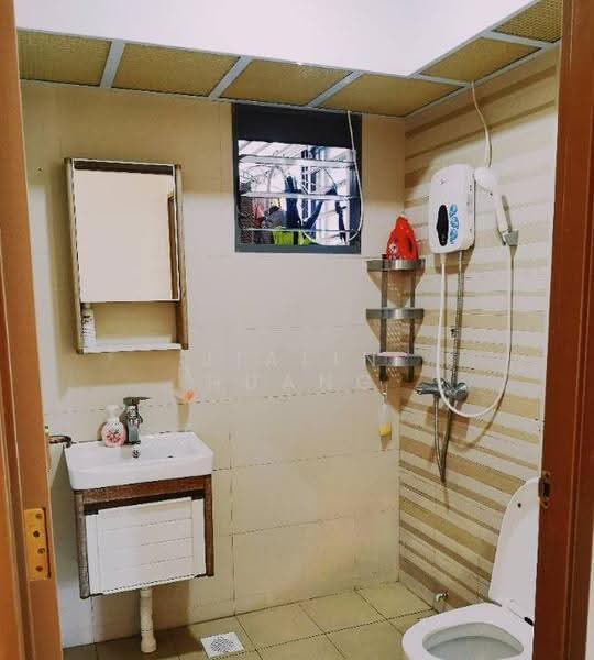 334C Anchorvale Crescent, 334C Anchorvale Crescent, Hougang / Punggol / Sengkang, 2 Bedrooms, 760 sqft, HDB Flat For Rent, by Jialin Huang, 500289423 - Bathroom - PropertyGuru.com.sg