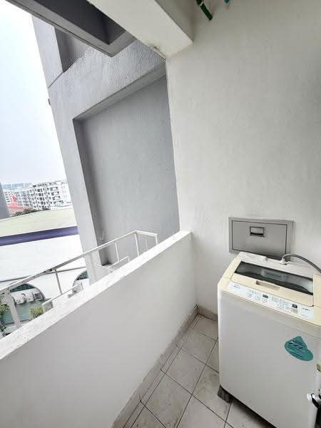 Paya Lebar Residences, 27 Paya Lebar Road, Eunos / Geylang / Paya Lebar, 2 Bedrooms, 936 sqft, Apartment For Rent, by Jae Lim, 500289424 - Balcony - PropertyGuru.com.sg