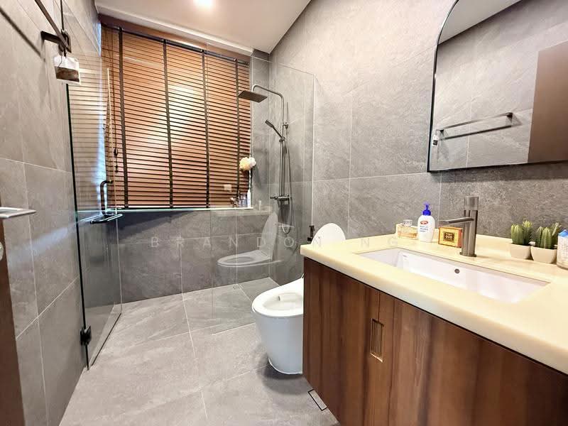**LANDED7772** Rare Designer Sea-View Sanctuary, East Coast / Marine Parade, 8 Bedrooms, 7,000 sqft, Semi-Detached House For Sale, by Brandon Ng, 500289484 - Bathroom - PropertyGuru.com.sg