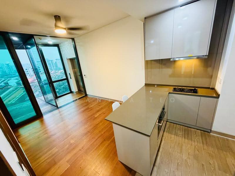 8 Hullet, 8 Hullet Road, Orchard / River Valley, 2 Bedrooms, 657 sqft, Condominium For Sale, by Samantha Teo, 500289491 - Living Room - PropertyGuru.com.sg