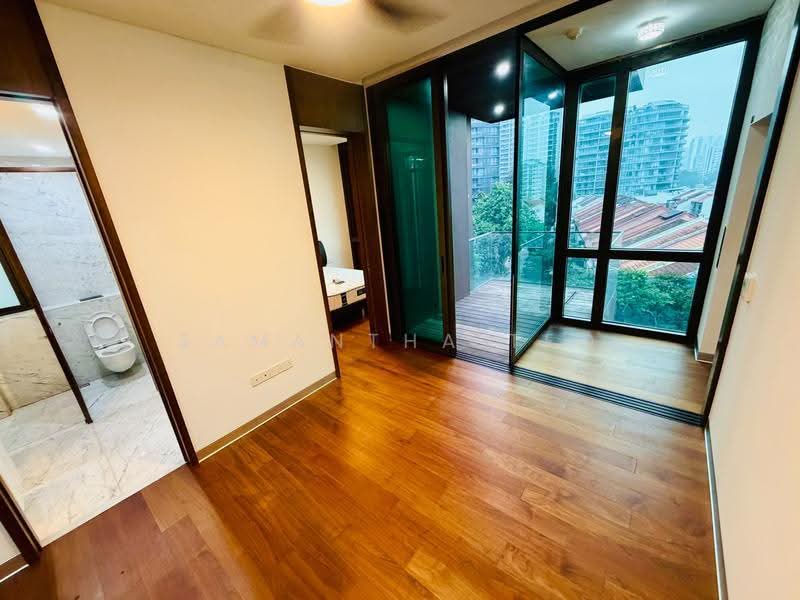 8 Hullet, 8 Hullet Road, Orchard / River Valley, 2 Bedrooms, 657 sqft, Condominium For Sale, by Samantha Teo, 500289491 - Bathroom - PropertyGuru.com.sg