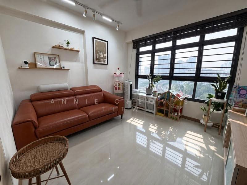 464A Clementi Avenue 1, 464A Clementi Avenue 1, Buona Vista / West Coast / Clementi New Town, 3 Bedrooms, 925 sqft, HDB Flat For Sale, by Annie Cheovys Tiew, 500289495 - Living Room - PropertyGuru.com.sg