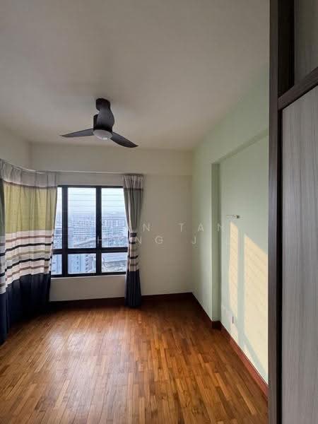 The Mayfair, 1 Jurong East Street 32, Boon Lay / Jurong / Tuas, 3 Bedrooms, 1,163 sqft, Condominium For Rent, by Ryan Tan Zheng Jie, 500289499 - Bedroom - PropertyGuru.com.sg