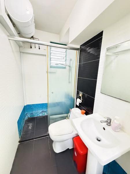 689D Woodlands Drive 75, 689D Woodlands Drive 75, Admiralty / Woodlands, 3 Bedrooms, 968 sqft, HDB Flat For Sale, by Joe Tay, 500289514 - Bathroom - PropertyGuru.com.sg