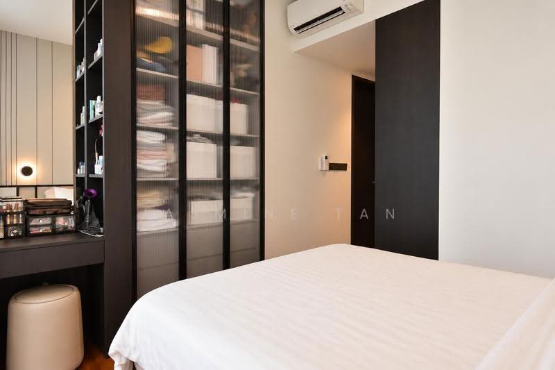 Hyll on Holland, 97 Holland Road, Tanglin / Holland / Bukit Timah, 3 Bedrooms, 936 sqft, Condominium For Sale, by Jasmine Tan, 500289516 - Master Bedroom - PropertyGuru.com.sg