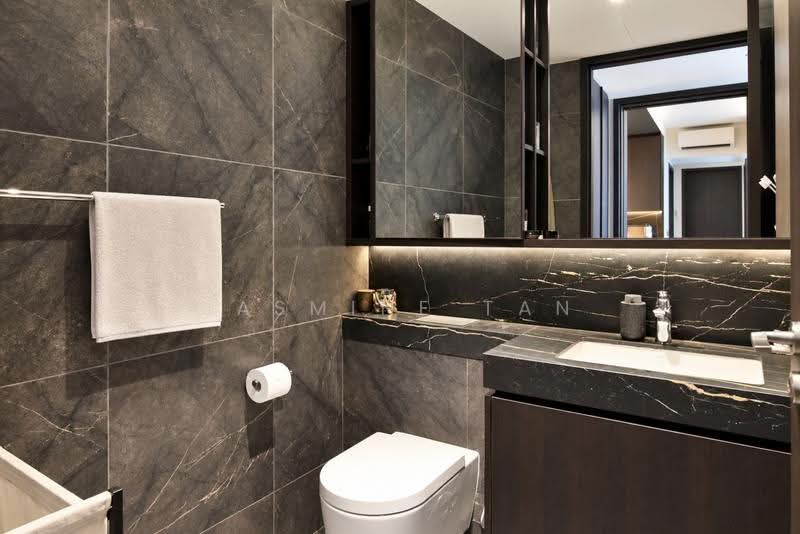 Hyll on Holland, 97 Holland Road, Tanglin / Holland / Bukit Timah, 3 Bedrooms, 936 sqft, Condominium For Sale, by Jasmine Tan, 500289516 - Master Bathroom - PropertyGuru.com.sg