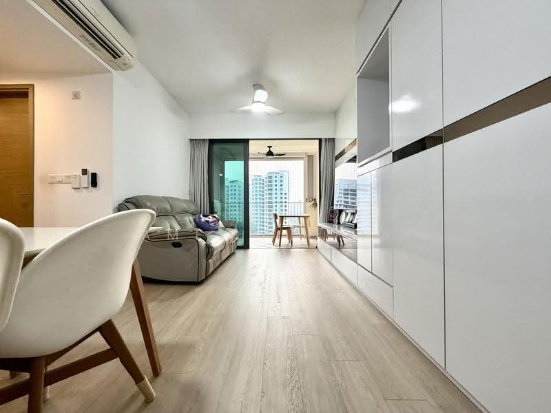 The Terrace, 102 Edgedale Plains, Hougang / Punggol / Sengkang, 3 Bedrooms, 1,001 sqft, Condominium For Sale, by Amelia Chia, 500289518 - Living Room - PropertyGuru.com.sg